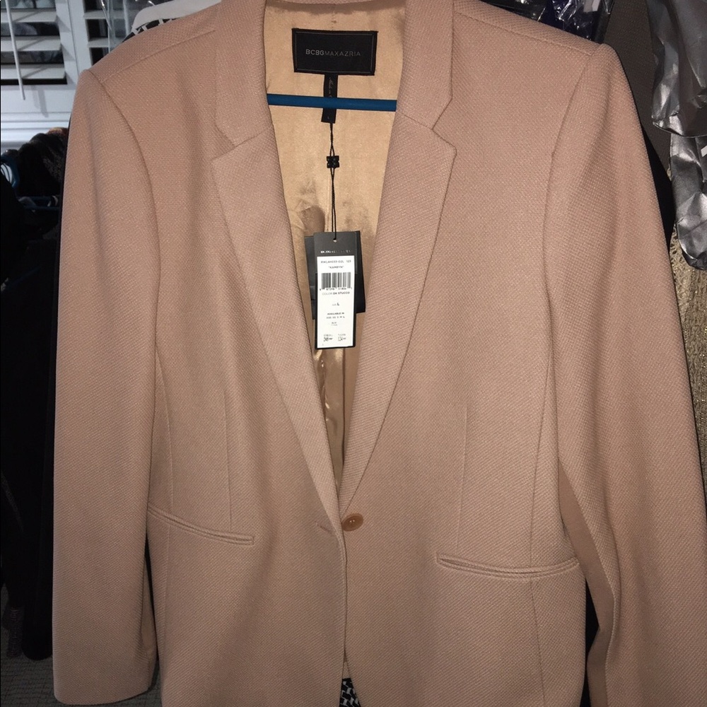 - BCBGMaxazria Women’s Suit With Blazer (new w tags)